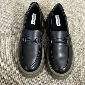 Steve Madden Tribecta Platform Loafers Size 9